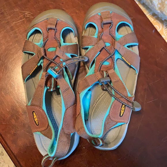 EUC Keen’s waterproof sandals women’s size 10 - Picture 2 of 3